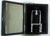 GHiconoclastsPipeBombInside.jpg (77942 bytes)